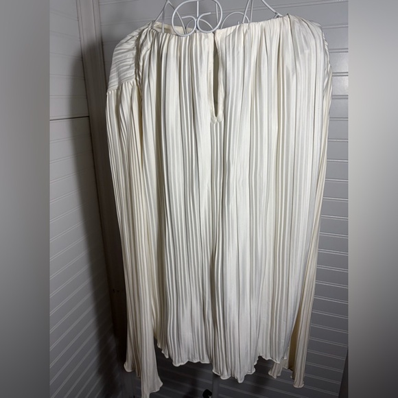 LOFT Cream Pleated Blouse - Picture 7 of 8